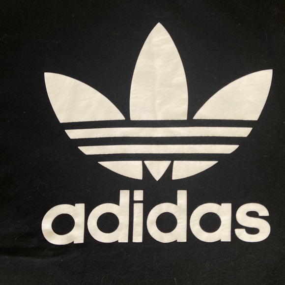 Adidas Tshirt✨ - Picture 2 of 3